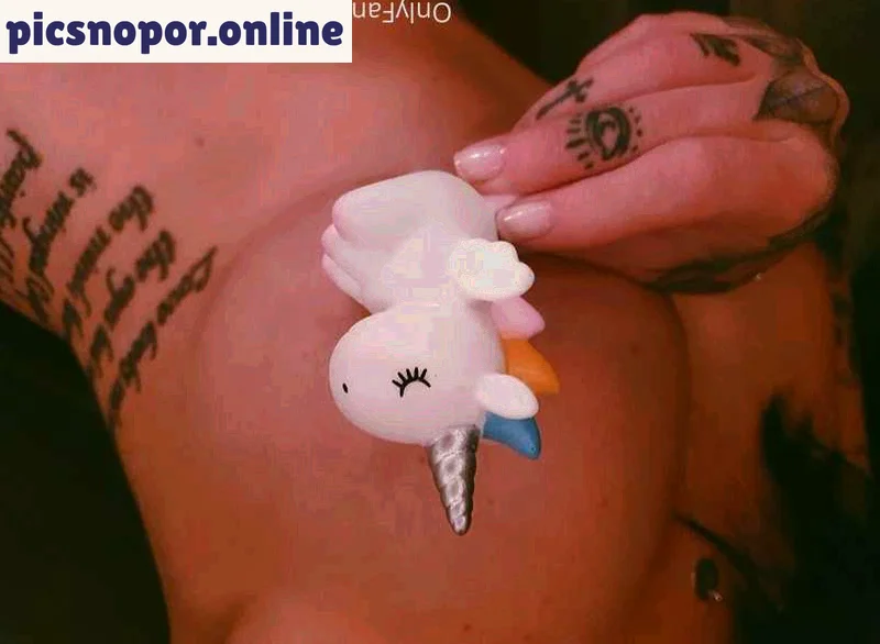 Imagen de Wineboobsandtattoos